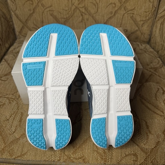 On Cloudgo Women's Iron / Frost Size 6.5 NIB! - Picture 6 of 7